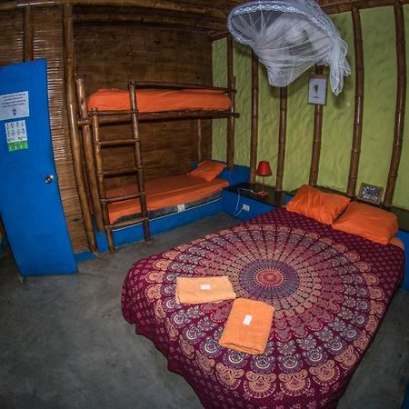 Psygon Surf Camp Hostel Mancora Bagian luar foto