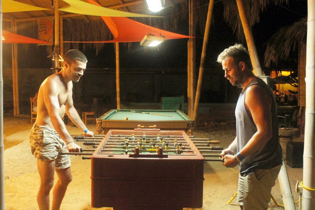 Psygon Surf Camp Hostel Mancora Bagian luar foto