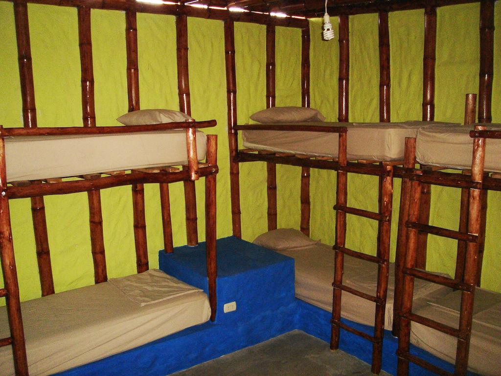 Psygon Surf Camp Hostel Mancora Ruang foto